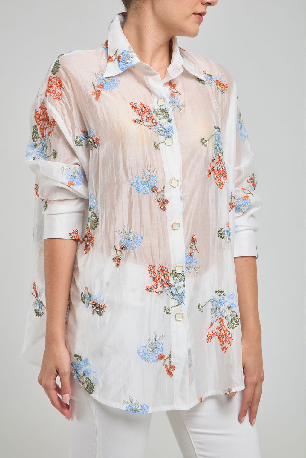 CAMISA VELO FLORES BORDADAS CANUTILLOS  BOTON METALICO