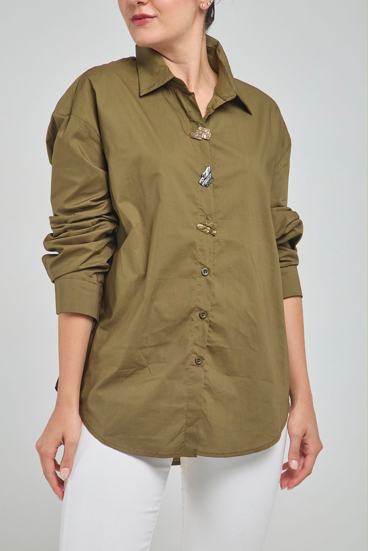 CAMISA BASICA 3 BOTON FIGURA METAL CUELLO CAMISERO MANGA LARGA