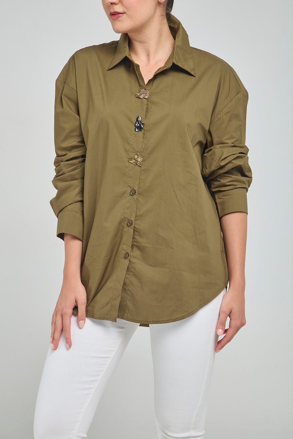 CAMISA BASICA 3 BOTON FIGURA METAL CUELLO CAMISERO MANGA LARGA