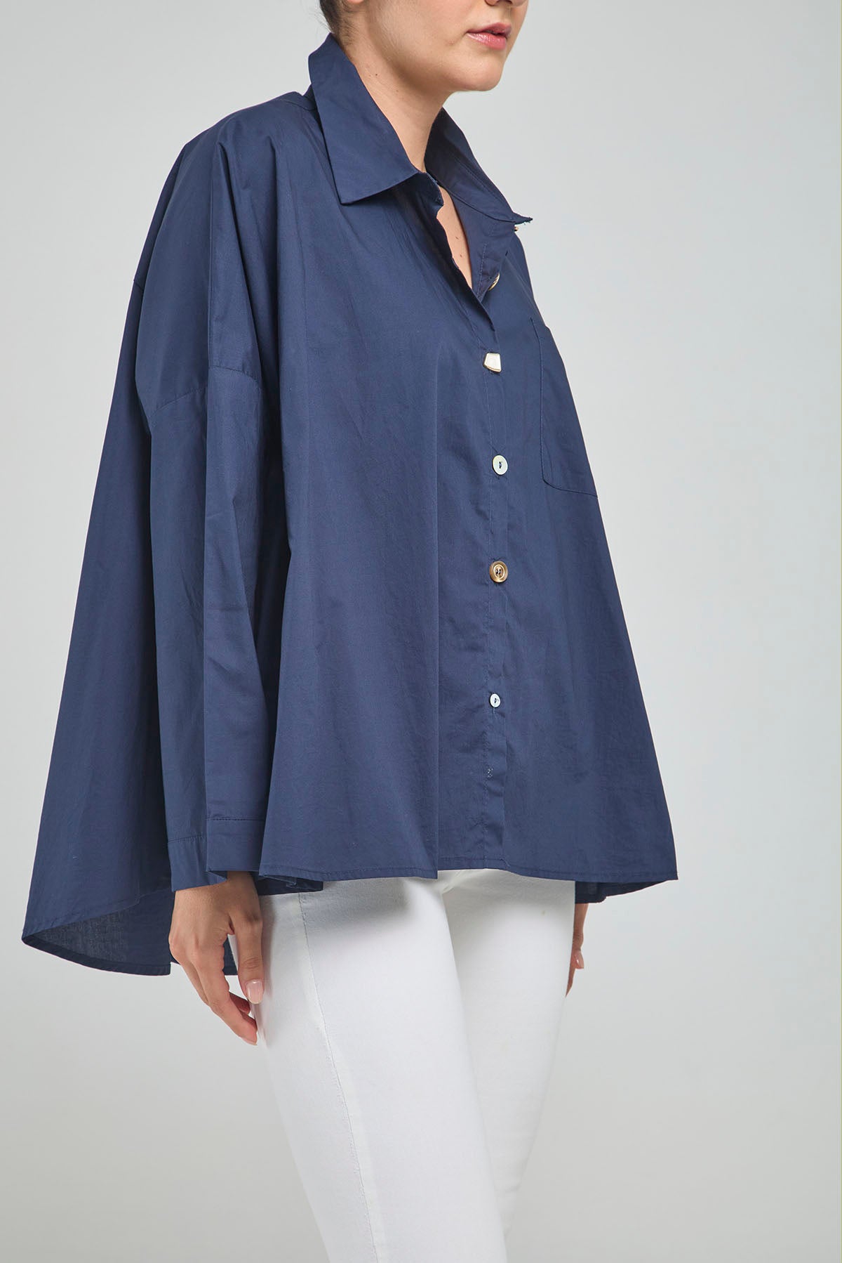 CAMISA SUPER ANCHA BOTONES VARIOS BOLSILLO