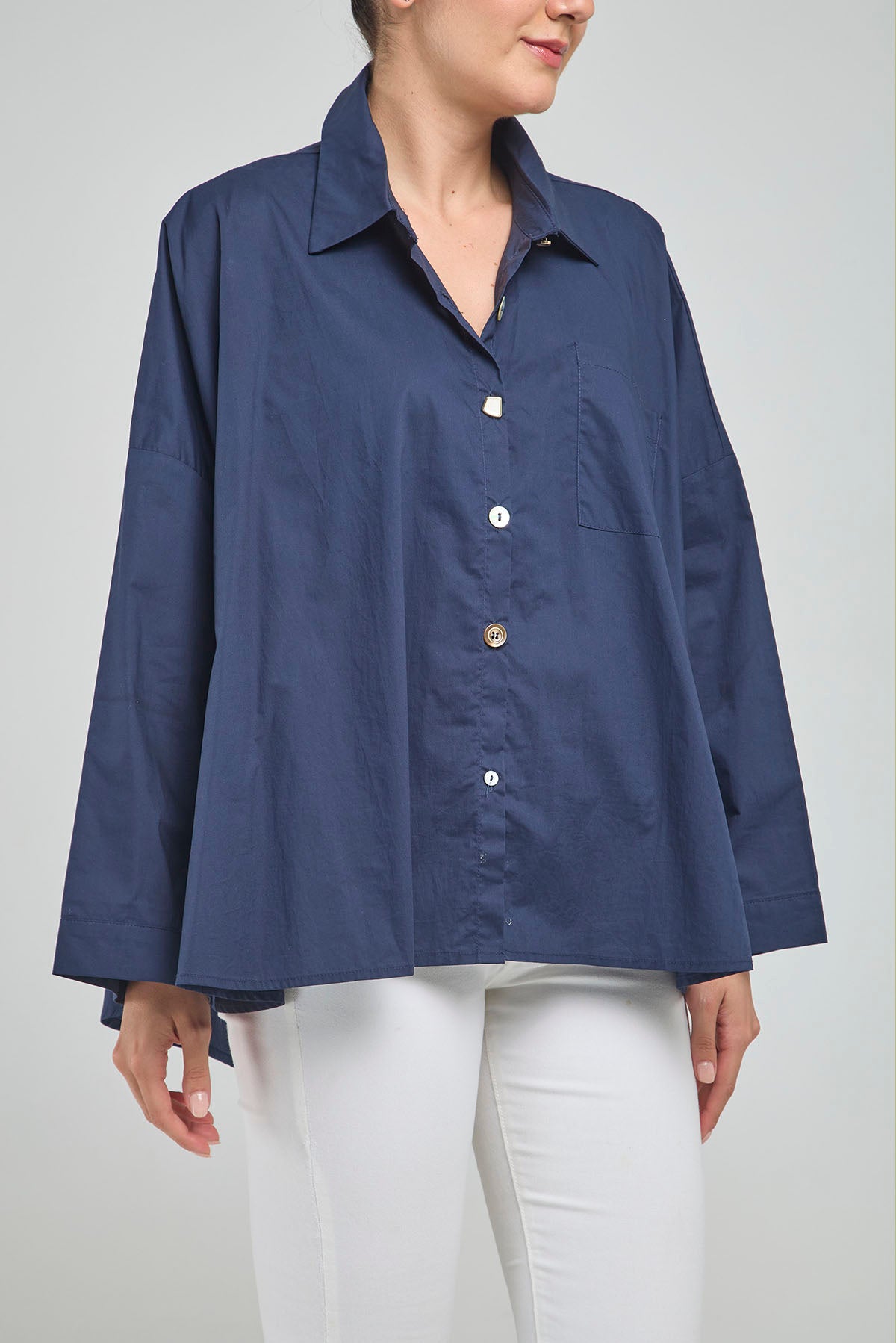 CAMISA SUPER ANCHA BOTONES VARIOS BOLSILLO