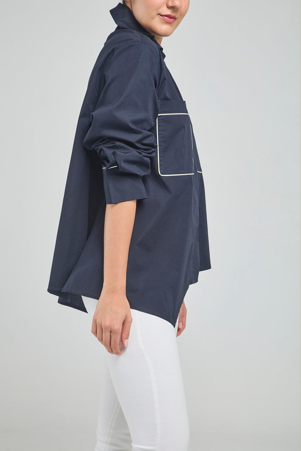 BLUSA BOLSILLO SESGO CUELLO CAMISERO MANGA LARGA DOBLE PERILLA