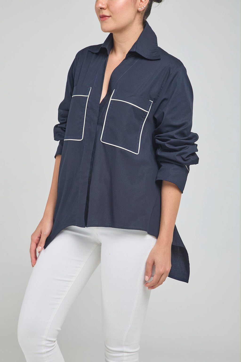 BLUSA BOLSILLO SESGO CUELLO CAMISERO MANGA LARGA DOBLE PERILLA
