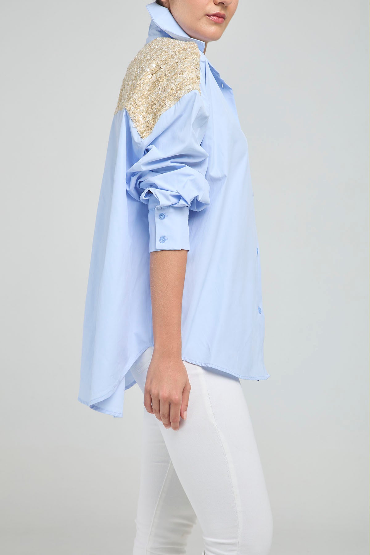 CAMISA APLIQUES ESPALDA BOLSILLO TELA BURDA  M/L C/C