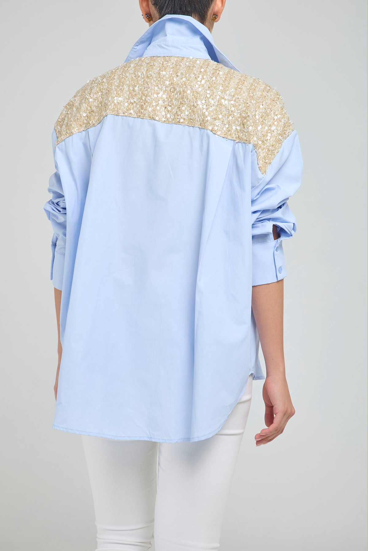 CAMISA APLIQUES ESPALDA BOLSILLO TELA BURDA  M/L C/C