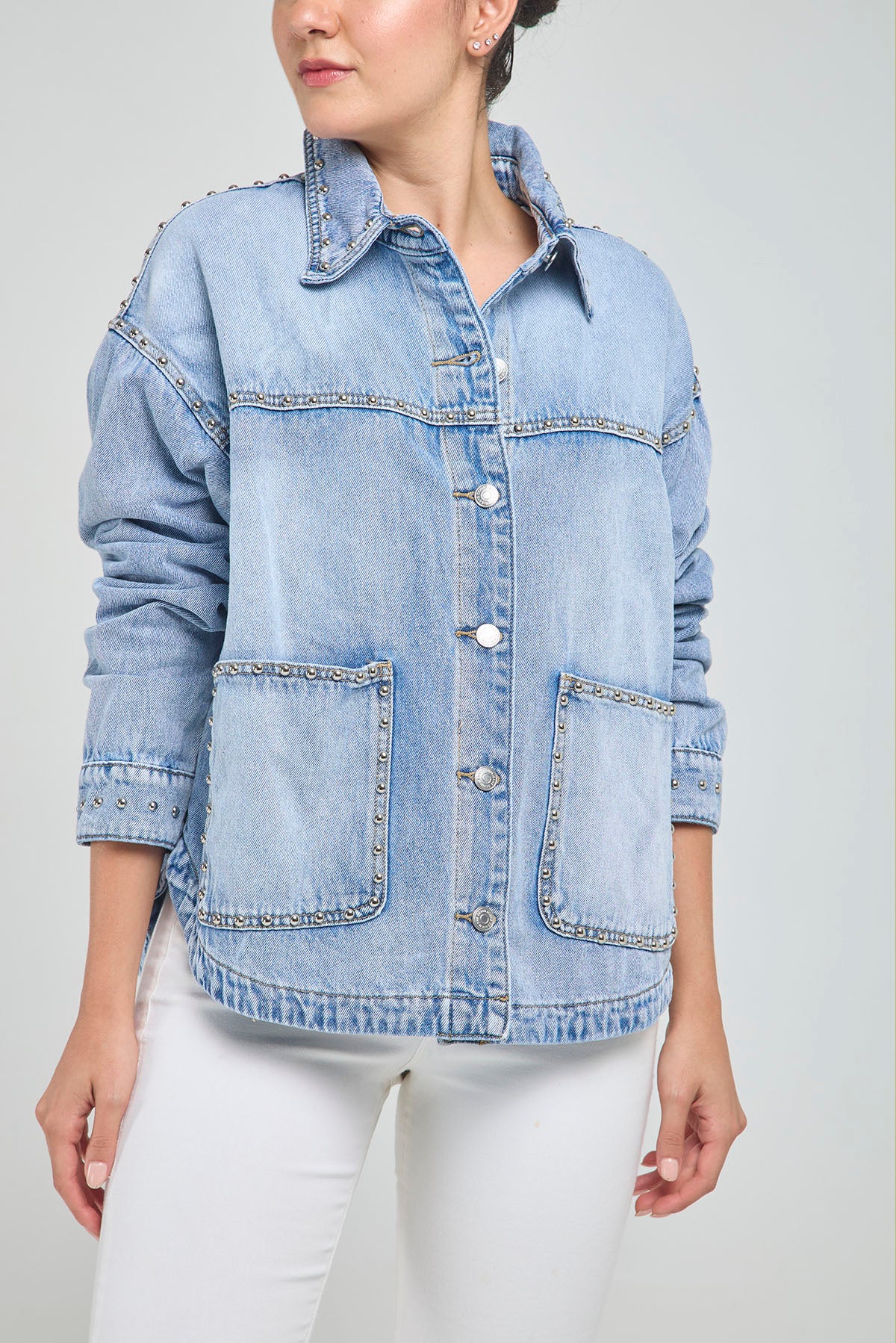 CHAQUETA JEANS BOLSILLOS TACHES CUELLO CAMISERO MANGA LARGA