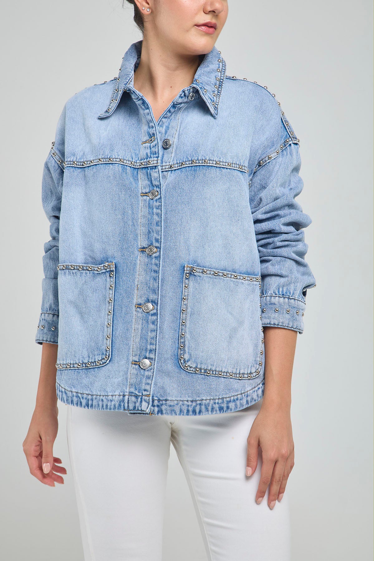 CHAQUETA JEANS BOLSILLOS TACHES CUELLO CAMISERO MANGA LARGA