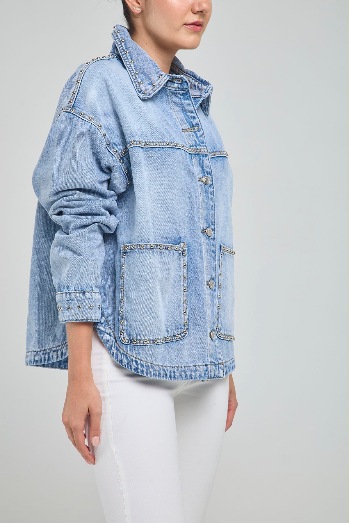 CHAQUETA JEANS BOLSILLOS TACHES CUELLO CAMISERO MANGA LARGA