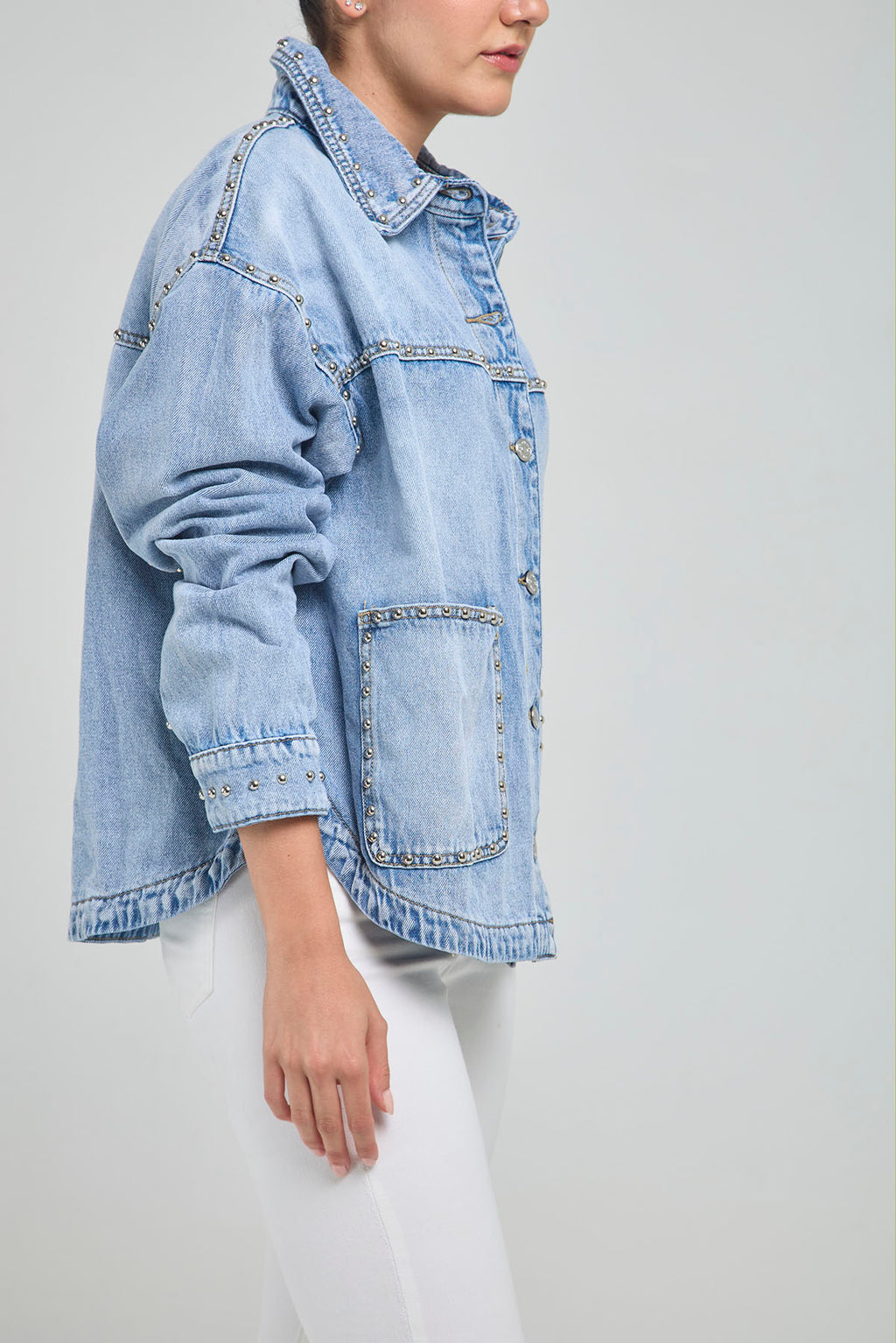 CHAQUETA JEANS BOLSILLOS TACHES CUELLO CAMISERO MANGA LARGA