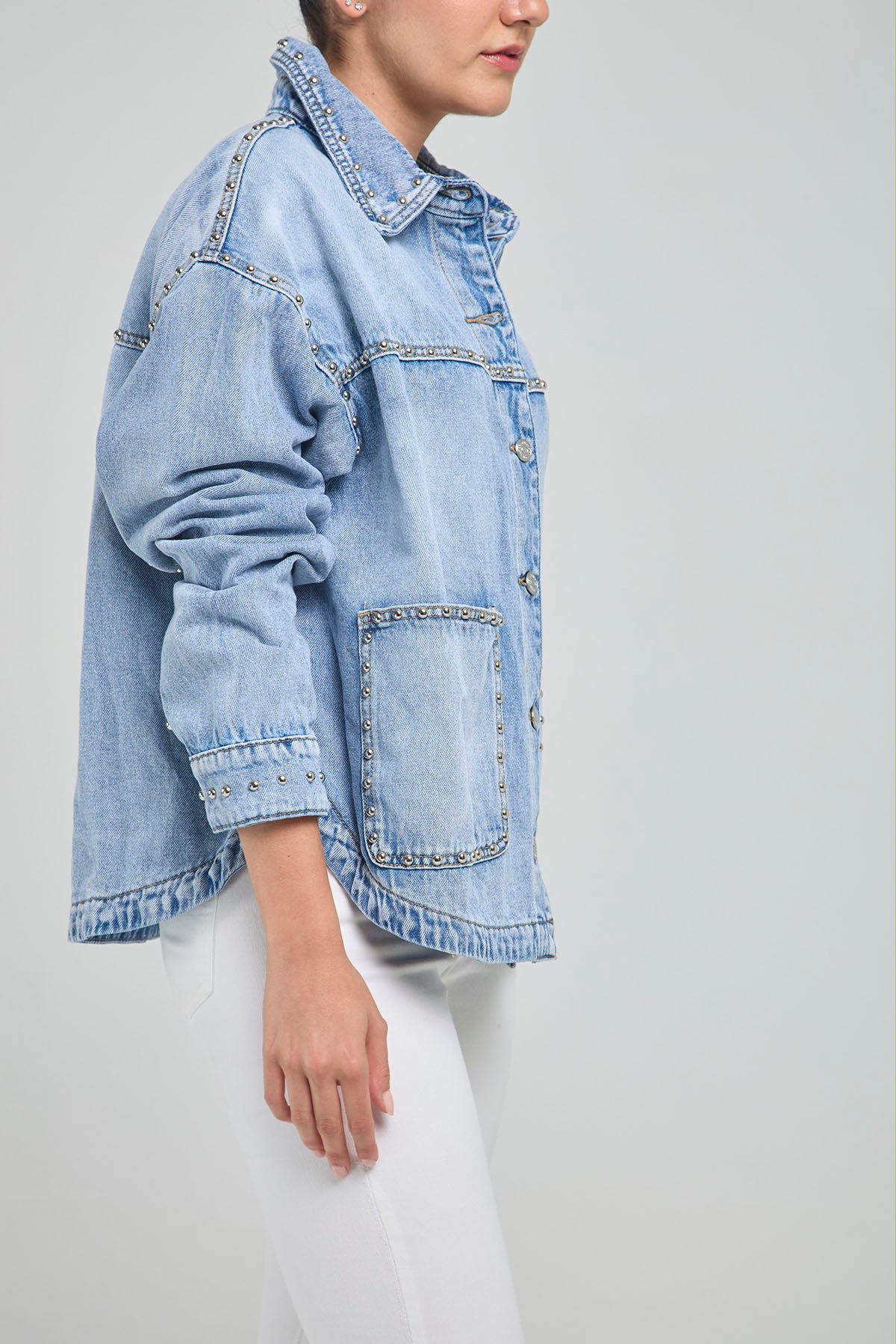 CHAQUETA JEANS BOLSILLOS TACHES CUELLO CAMISERO MANGA LARGA