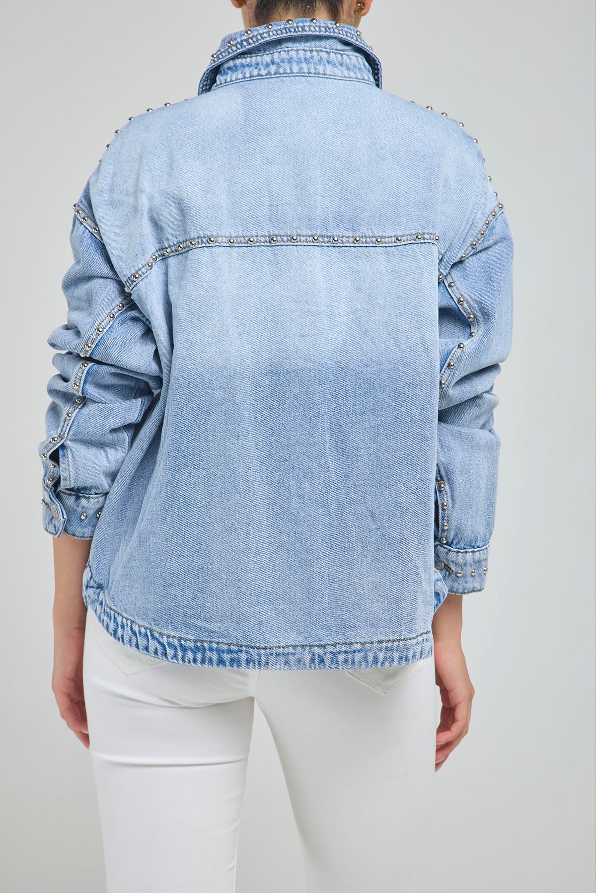 CHAQUETA JEANS BOLSILLOS TACHES CUELLO CAMISERO MANGA LARGA