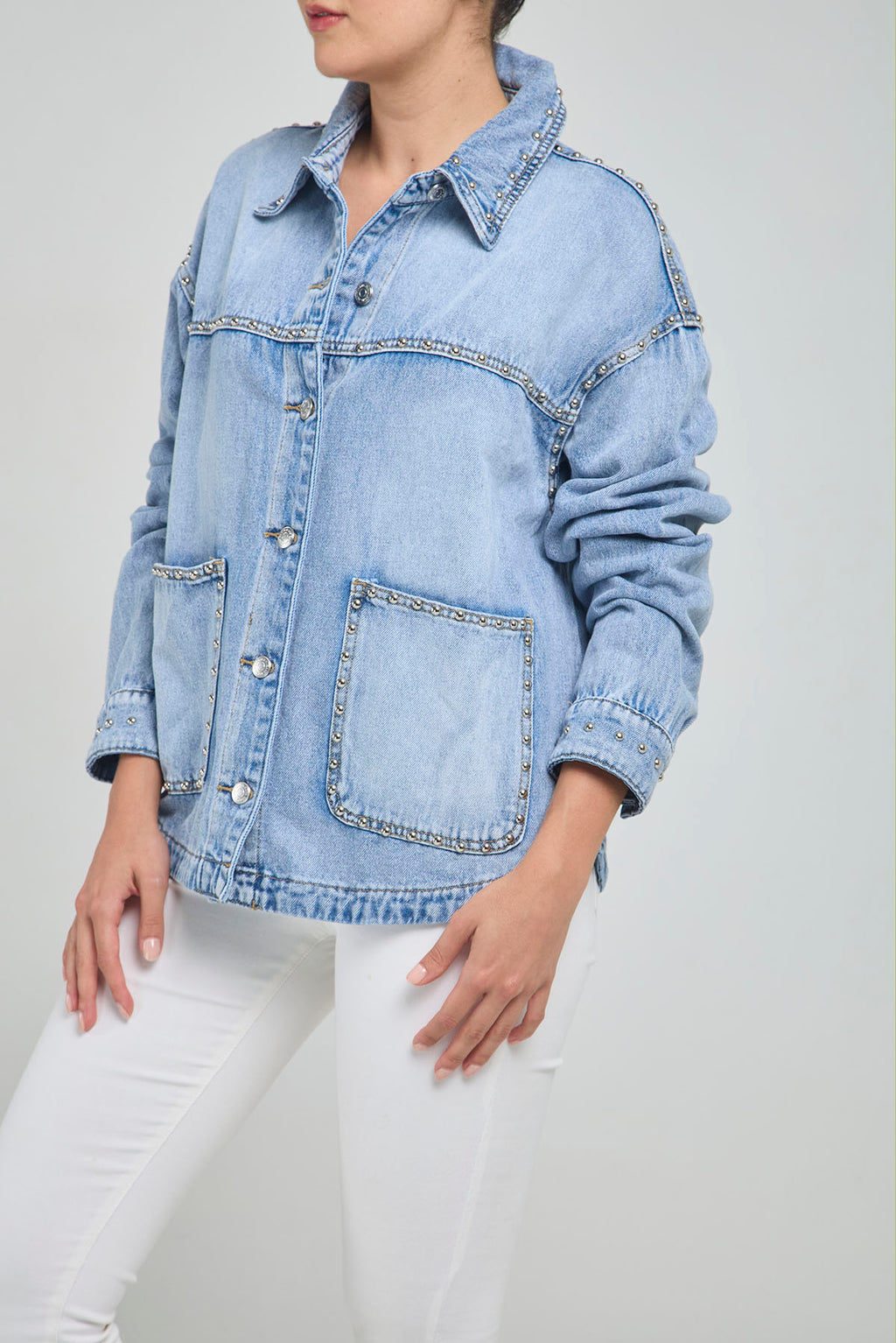 CHAQUETA JEANS BOLSILLOS TACHES CUELLO CAMISERO MANGA LARGA