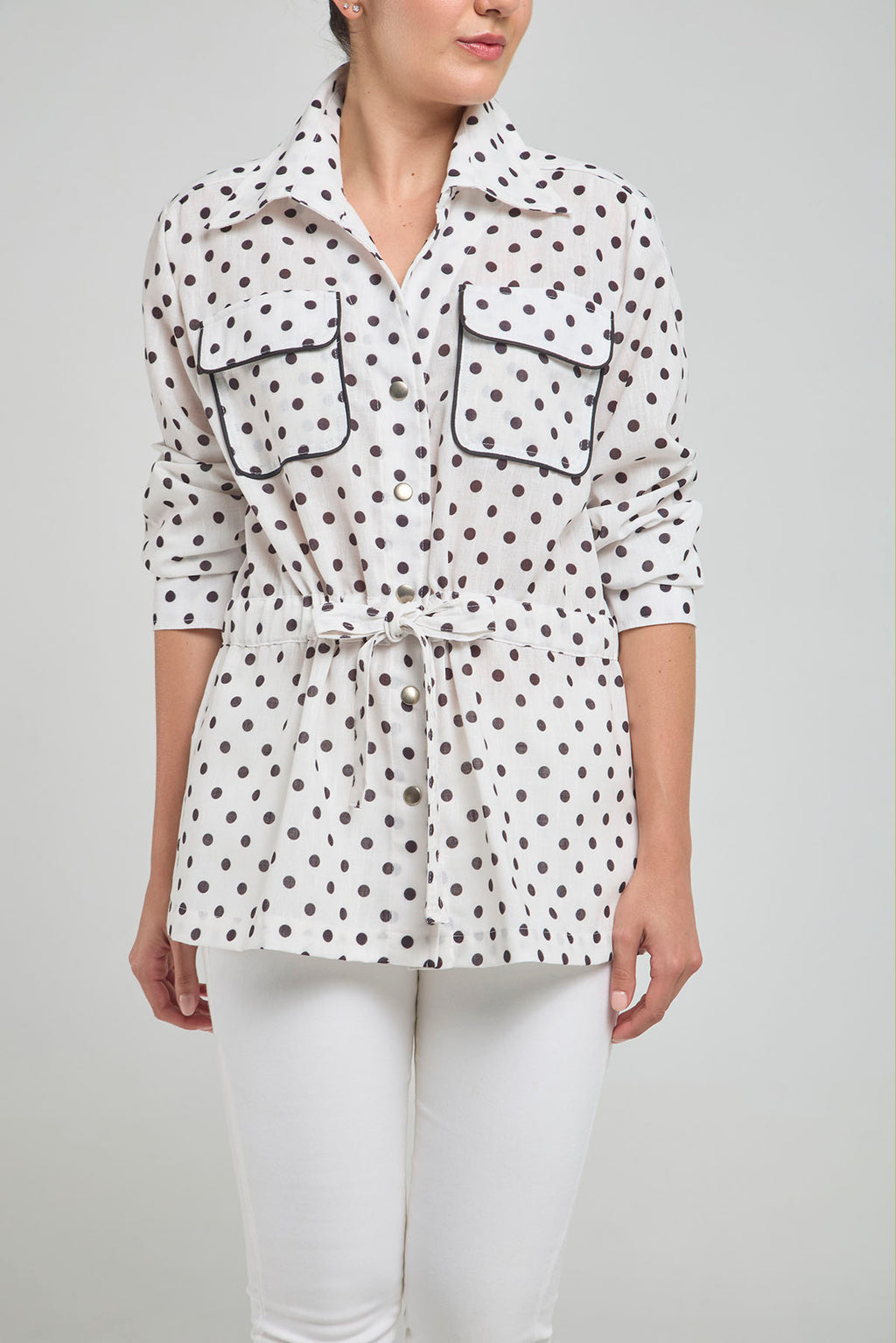 CHAQUETA TIPO SAFARI ESTAMPADA AJUSTABLE EN CINTURA