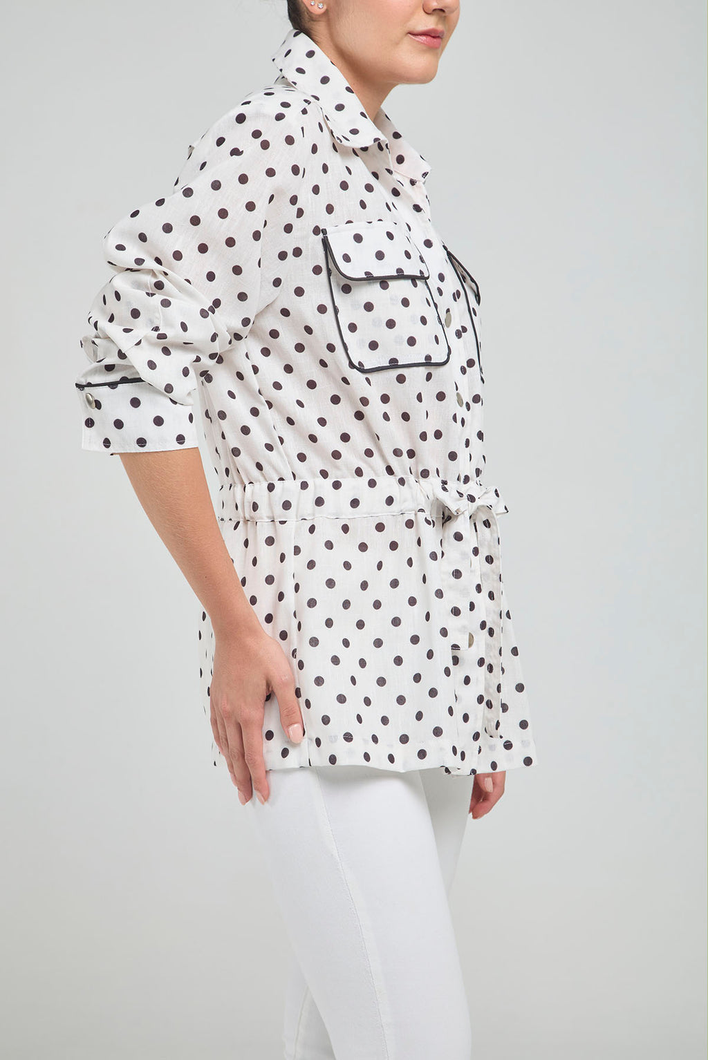 CHAQUETA TIPO SAFARI ESTAMPADA AJUSTABLE EN CINTURA