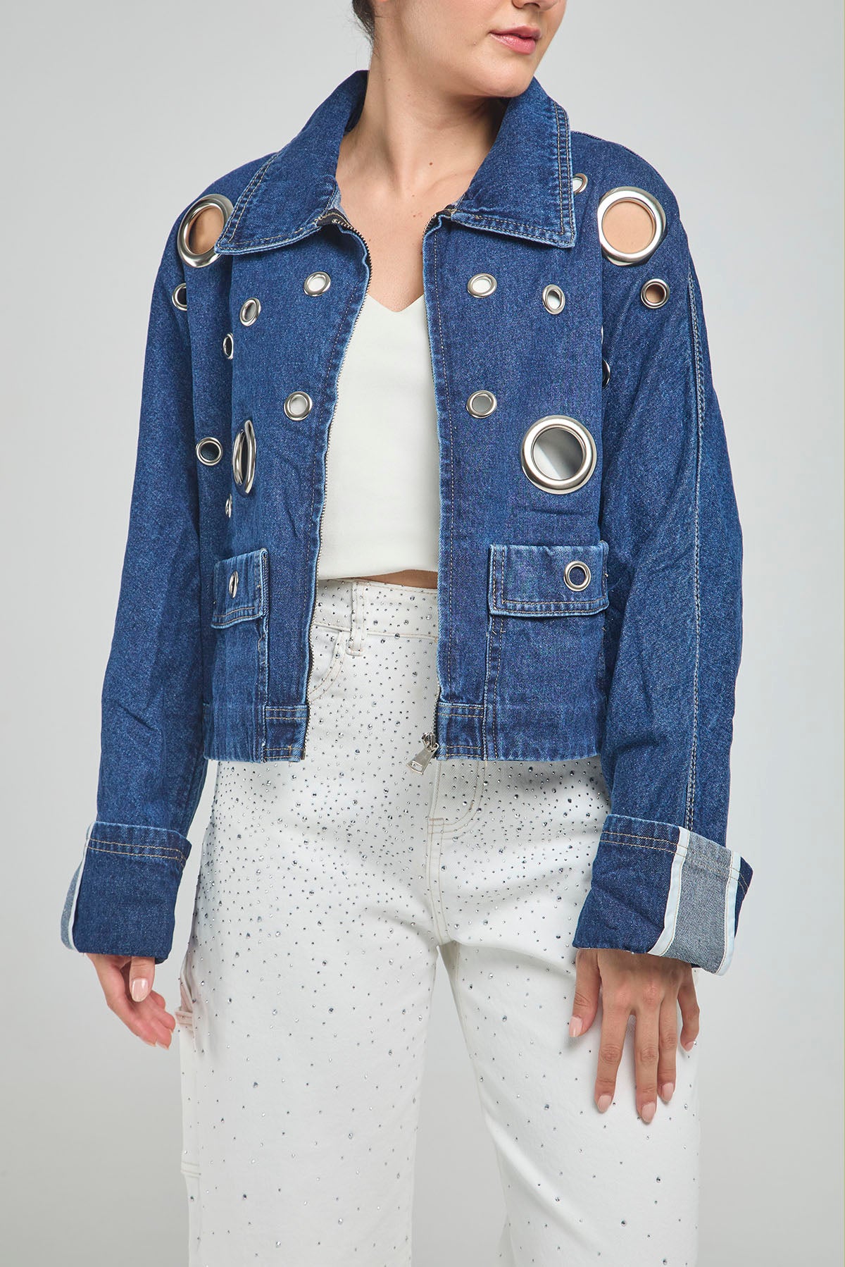 CHAQUETA JEAN CIERRE OJALETE METAL FRENTE