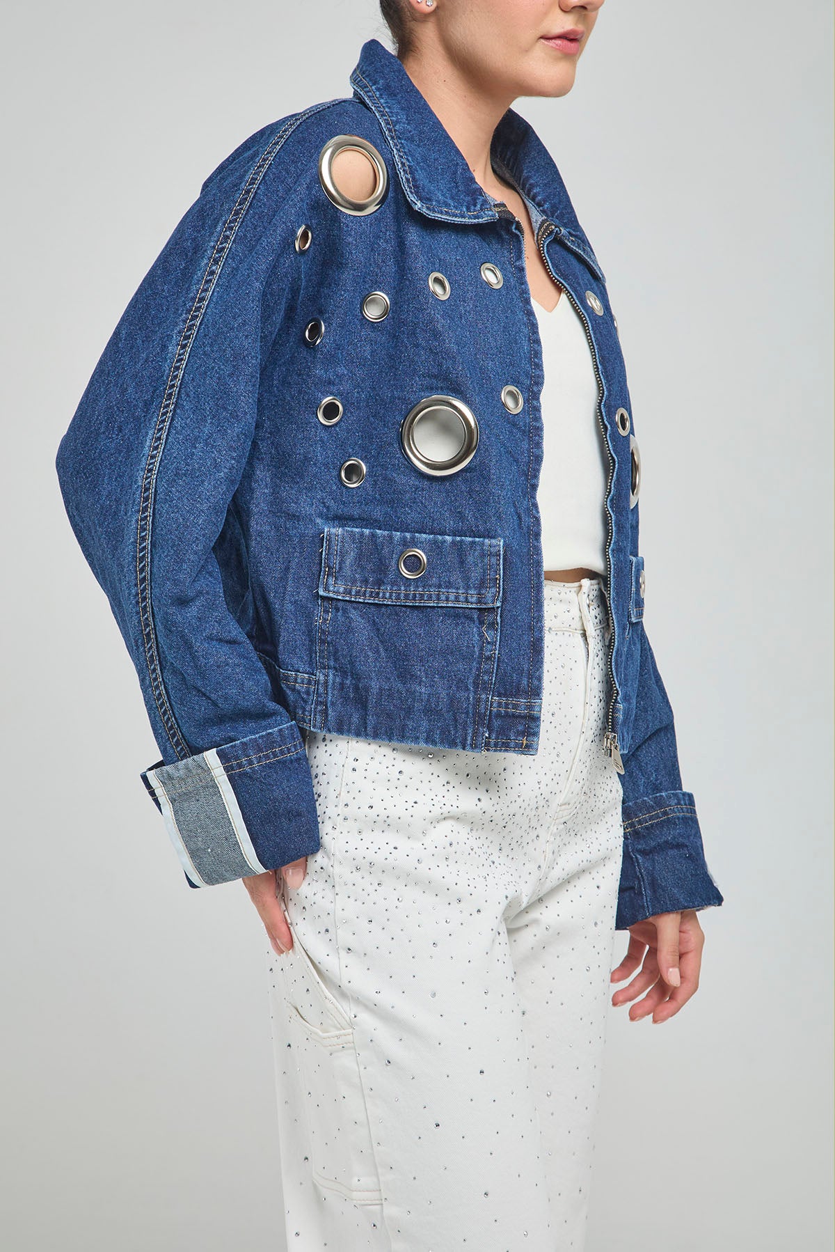 CHAQUETA JEAN CIERRE OJALETE METAL FRENTE