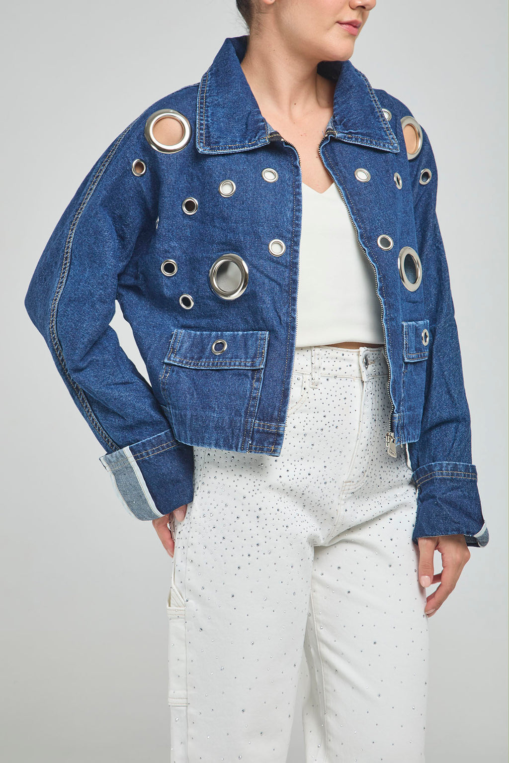 CHAQUETA JEAN CIERRE OJALETE METAL FRENTE