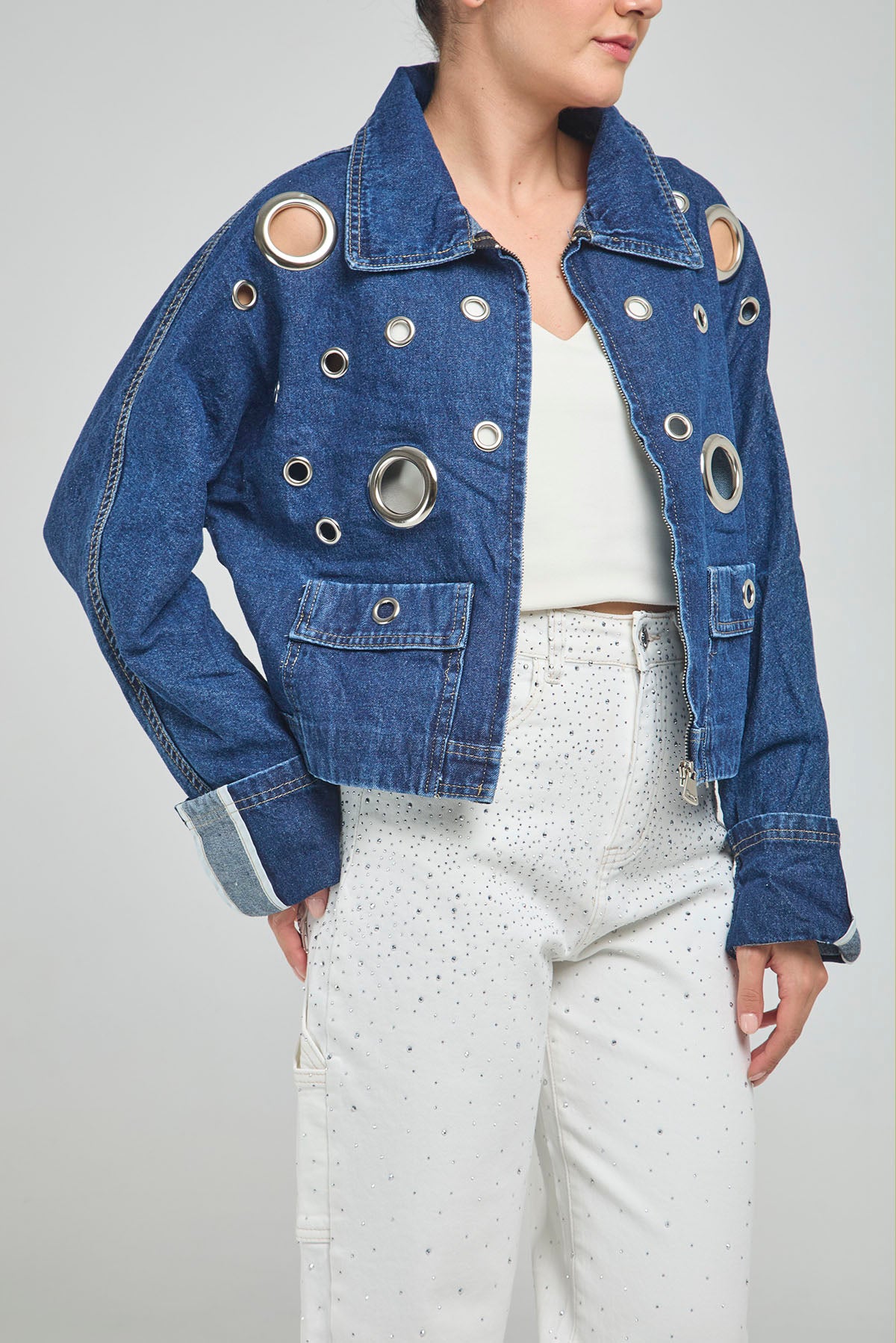 CHAQUETA JEAN CIERRE OJALETE METAL FRENTE