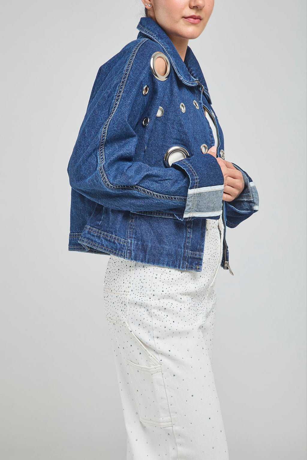 CHAQUETA JEAN CIERRE OJALETE METAL FRENTE