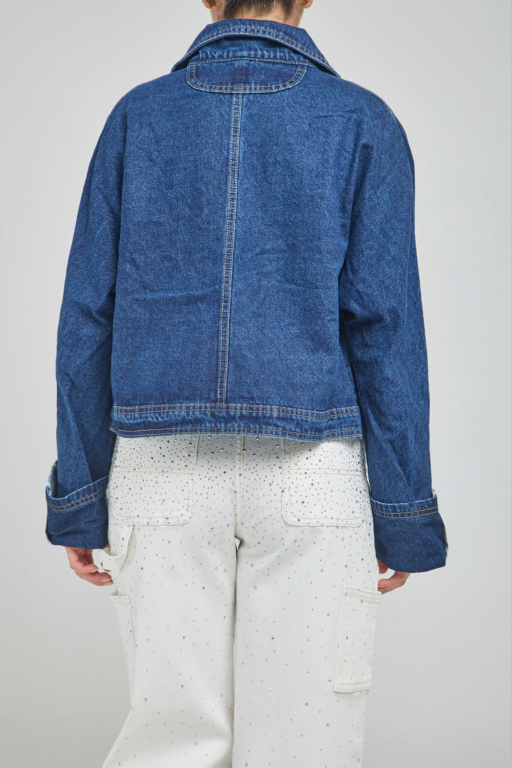 CHAQUETA JEAN CIERRE OJALETE METAL FRENTE