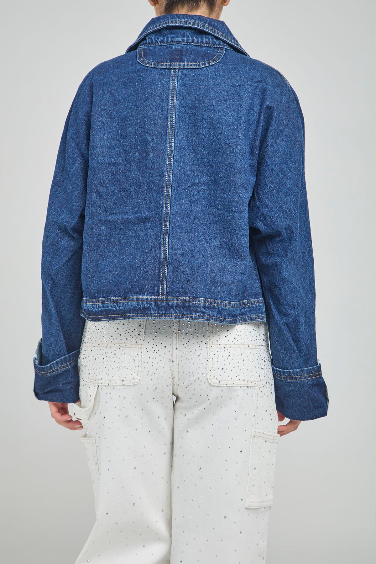 CHAQUETA JEAN CIERRE OJALETE METAL FRENTE