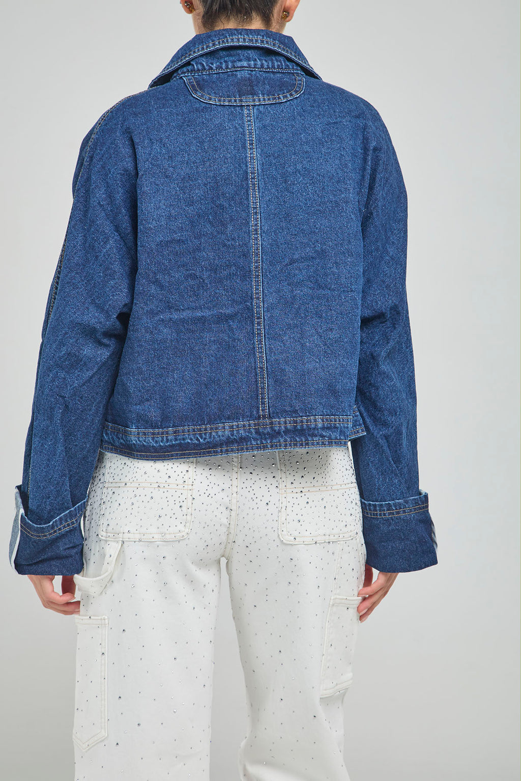 CHAQUETA JEAN CIERRE OJALETE METAL FRENTE