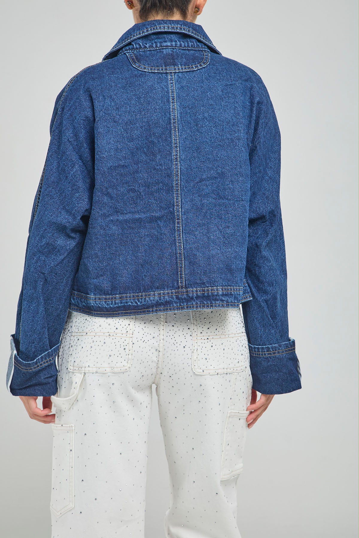 CHAQUETA JEAN CIERRE OJALETE METAL FRENTE