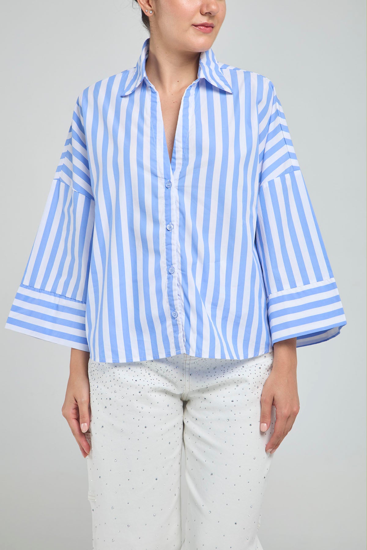 CAMISA CORTA RAYAS GRUESA MANGA 3/4 CUELLO CAMISERO  EN V