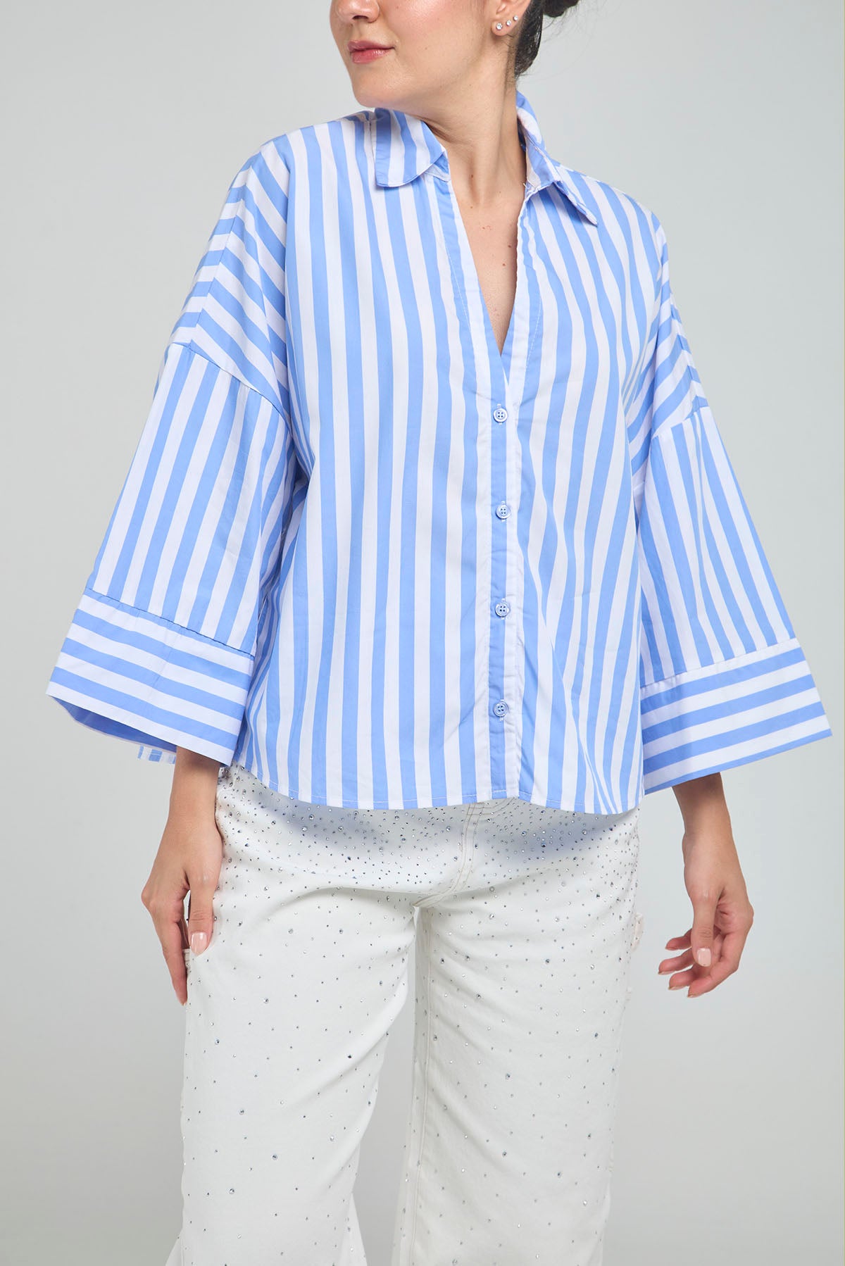 CAMISA CORTA RAYAS GRUESA MANGA 3/4 CUELLO CAMISERO  EN V