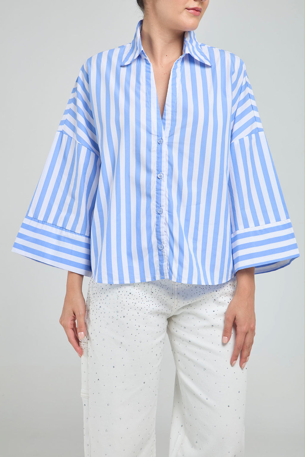 CAMISA CORTA RAYAS GRUESA MANGA 3/4 CUELLO CAMISERO  EN V