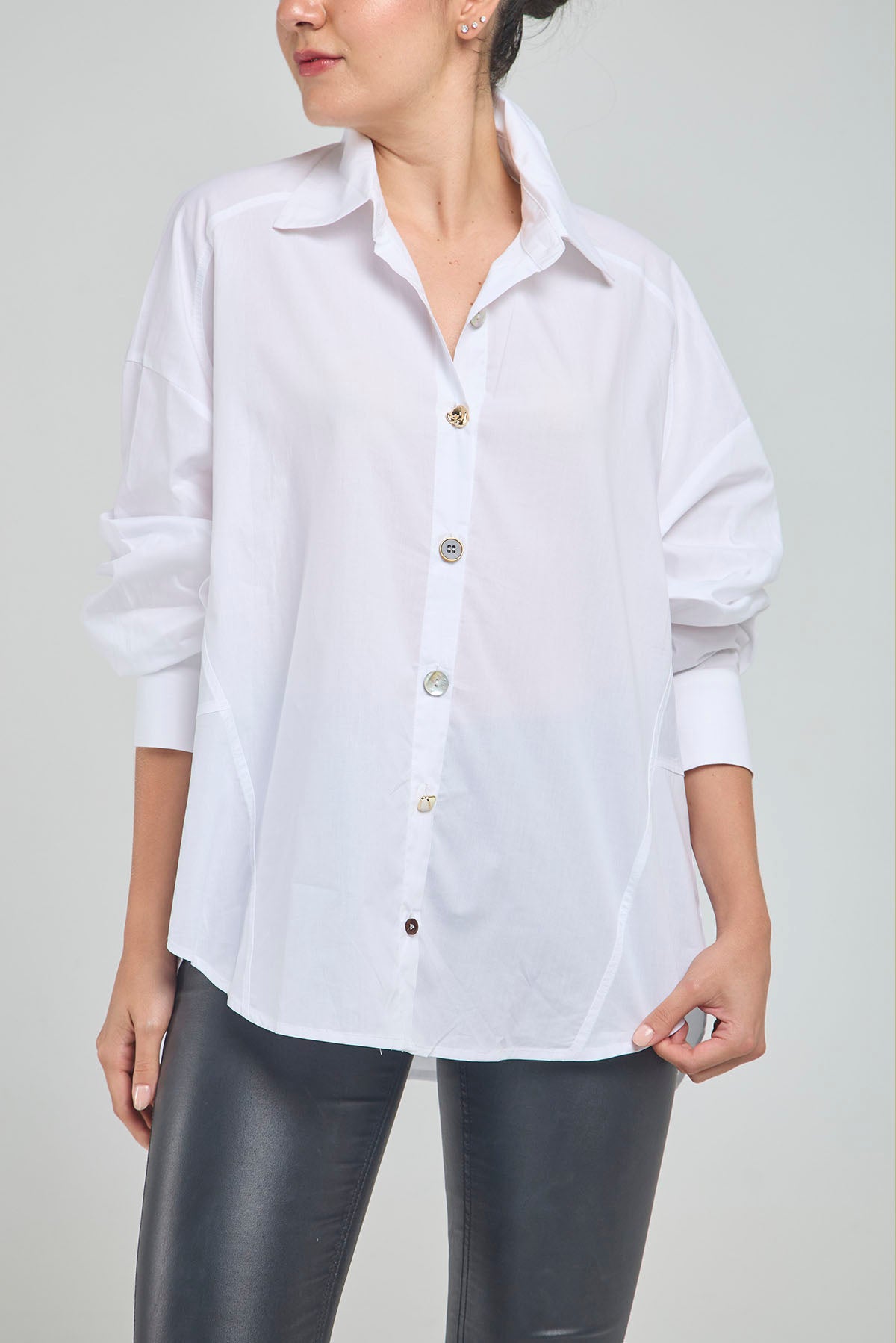 CAMISA CORTE LADOS FRENTE BOTON VARIOS CUELLO CAMISERO