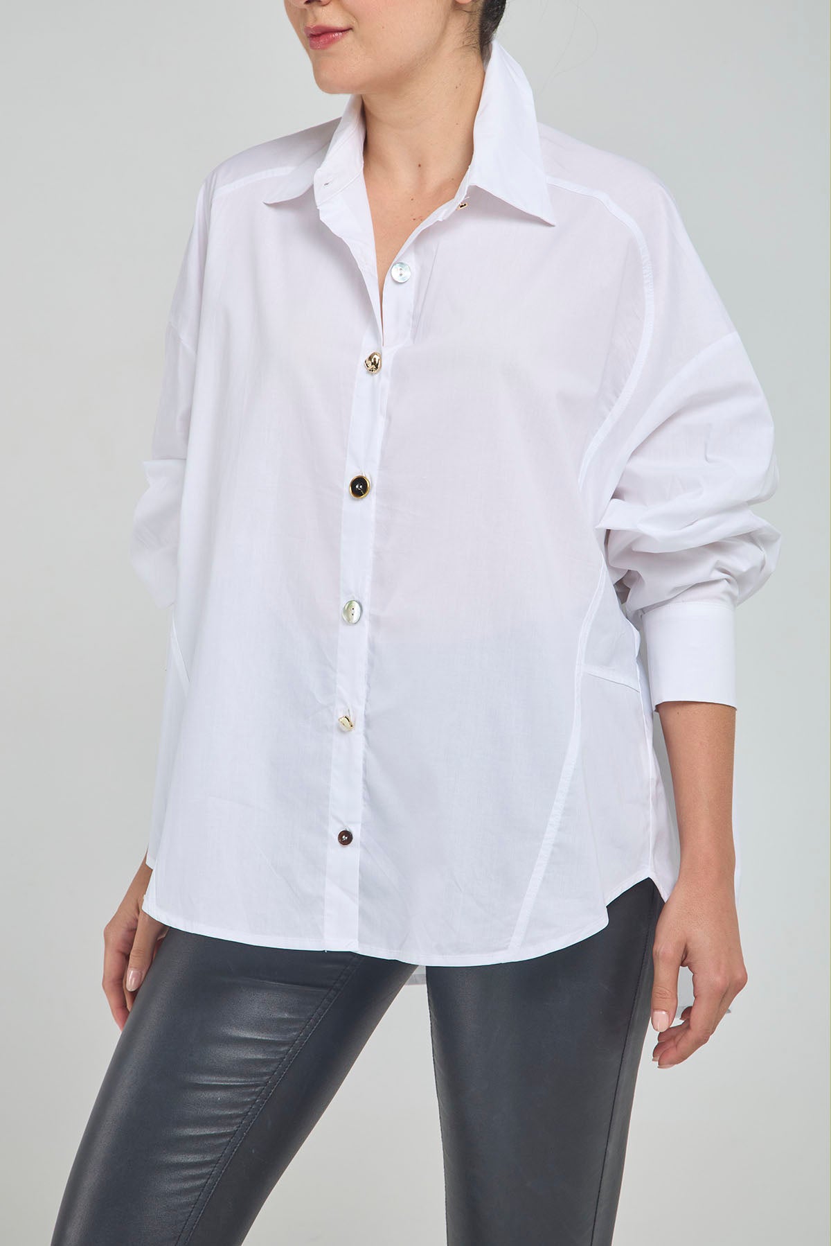 CAMISA CORTE LADOS FRENTE BOTON VARIOS CUELLO CAMISERO