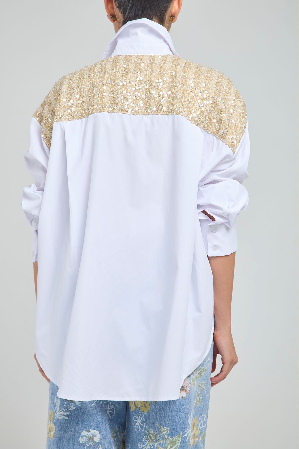 CAMISA APLIQUES ESPALDA BOLSILLO TELA BURDA  M/L C/C