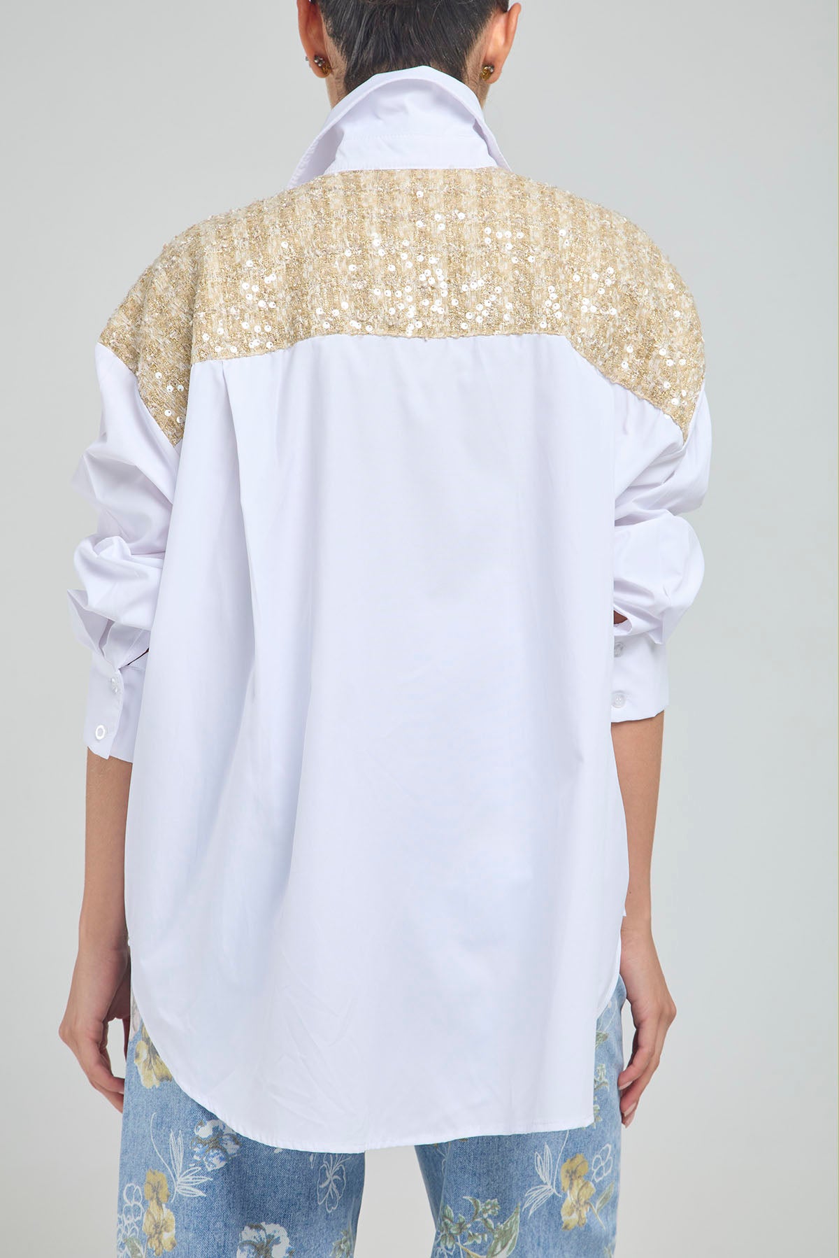 CAMISA APLIQUES ESPALDA BOLSILLO TELA BURDA  M/L C/C