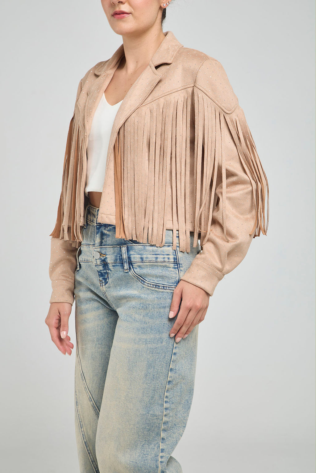 CHAQUETA CORTA CUELLO CAMISERO DE GAMUZA CON CHISPAS Y FLECOS