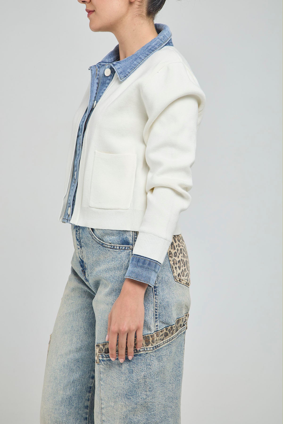 CHAQUETA TEJIDA CUELLO PUÑO PERILLA EN JEAN