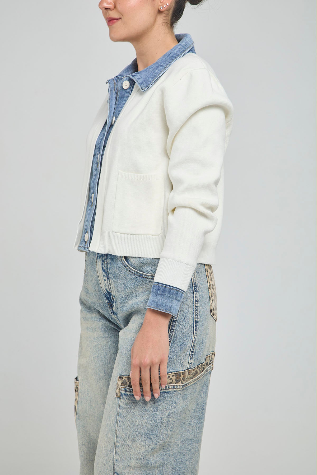 CHAQUETA TEJIDA CUELLO PUÑO PERILLA EN JEAN