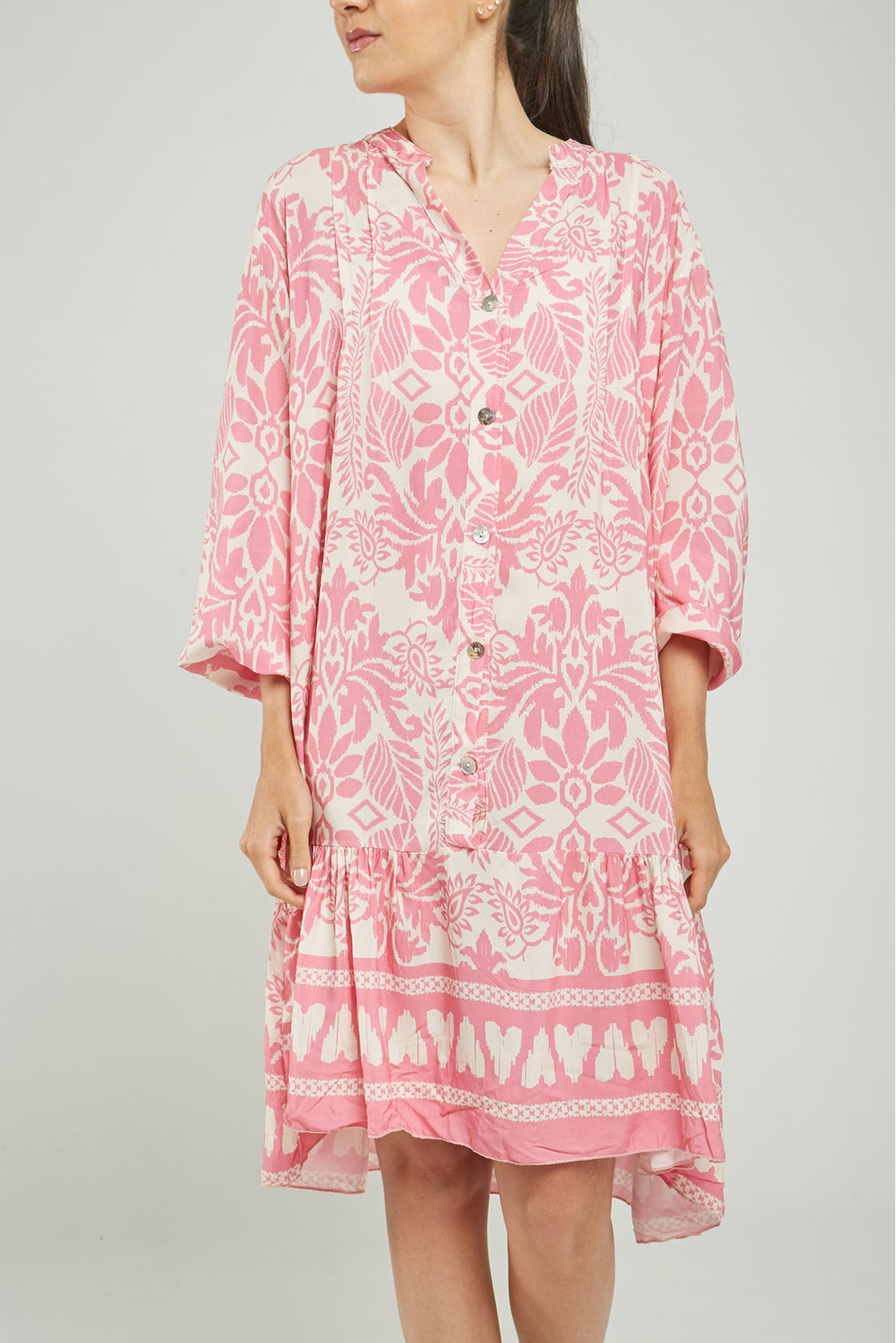 VESTIDO CORTO ESTAMPADO PERILLA INTERRUMPIDA  CORTE HORIZONTAL