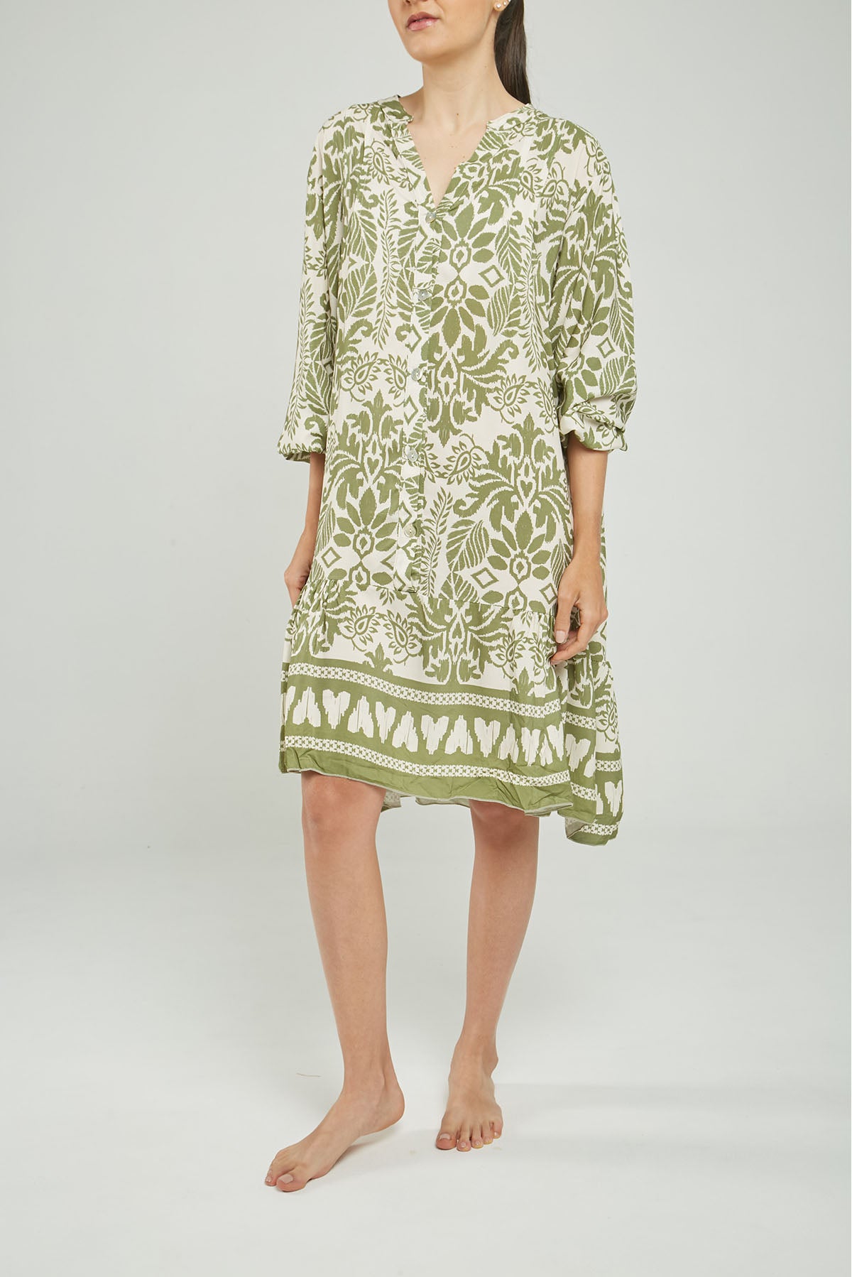 VESTIDO CORTO ESTAMPADO PERILLA INTERRUMPIDA  CORTE HORIZONTAL