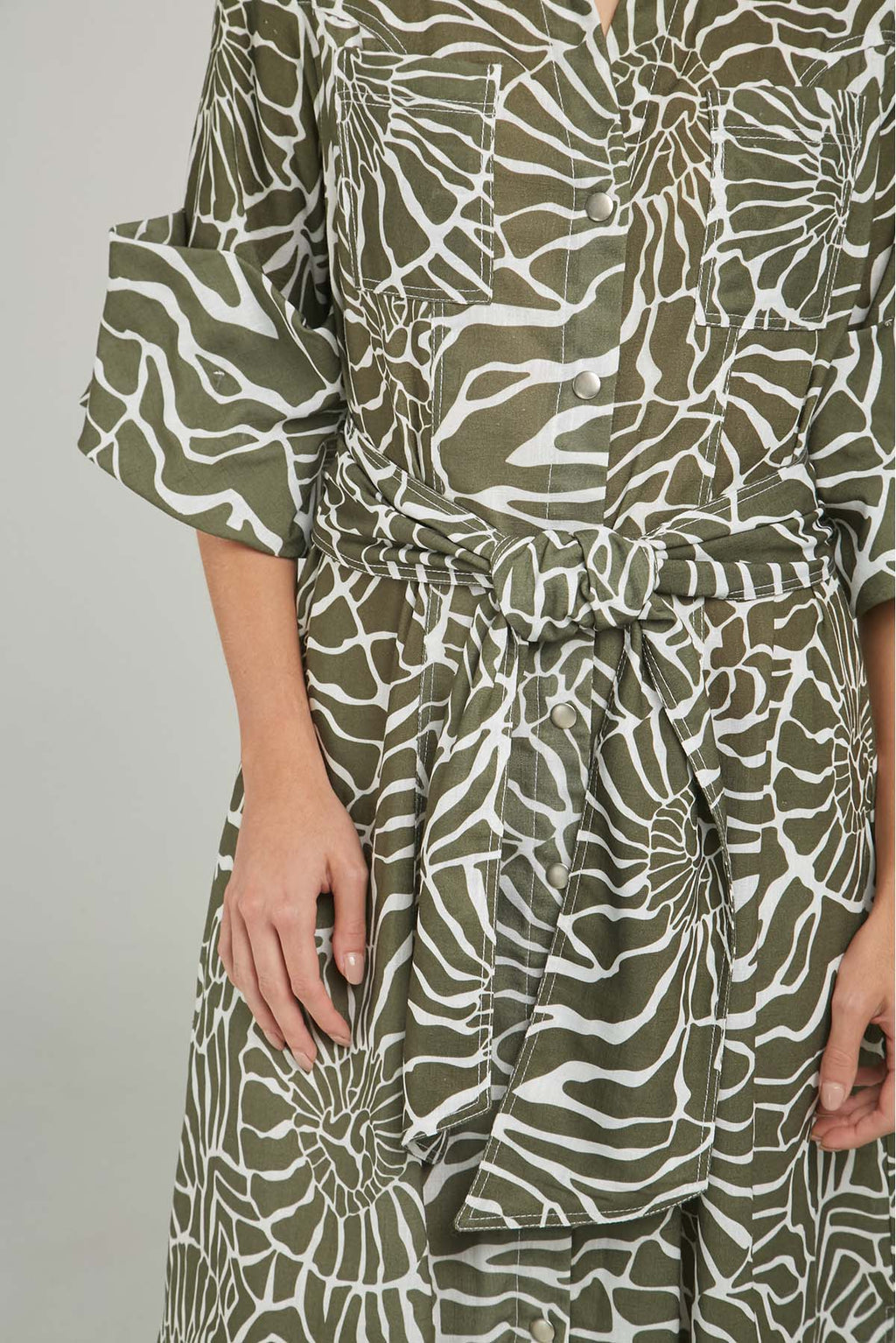 VESTIDO LARGO MANANGA CUELLO CAMISERO BOLSILLO ADELAN