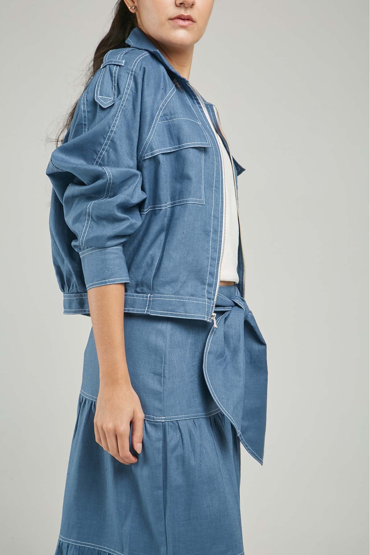 CHAQUETA LINO BOLSILLOS IRREGULARES CHARRRETERA HOMBRO PRETINA