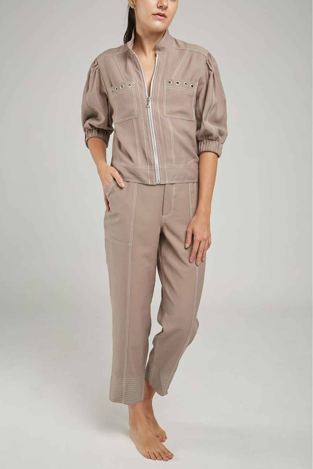 CHAQUETA CIERR BOLSILLO OJALET MANGA CORTA CUELLO NERU