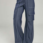 PANTALON VARIOS BOLSILLOS TAPAS LADOS RECOGIDO BOTA