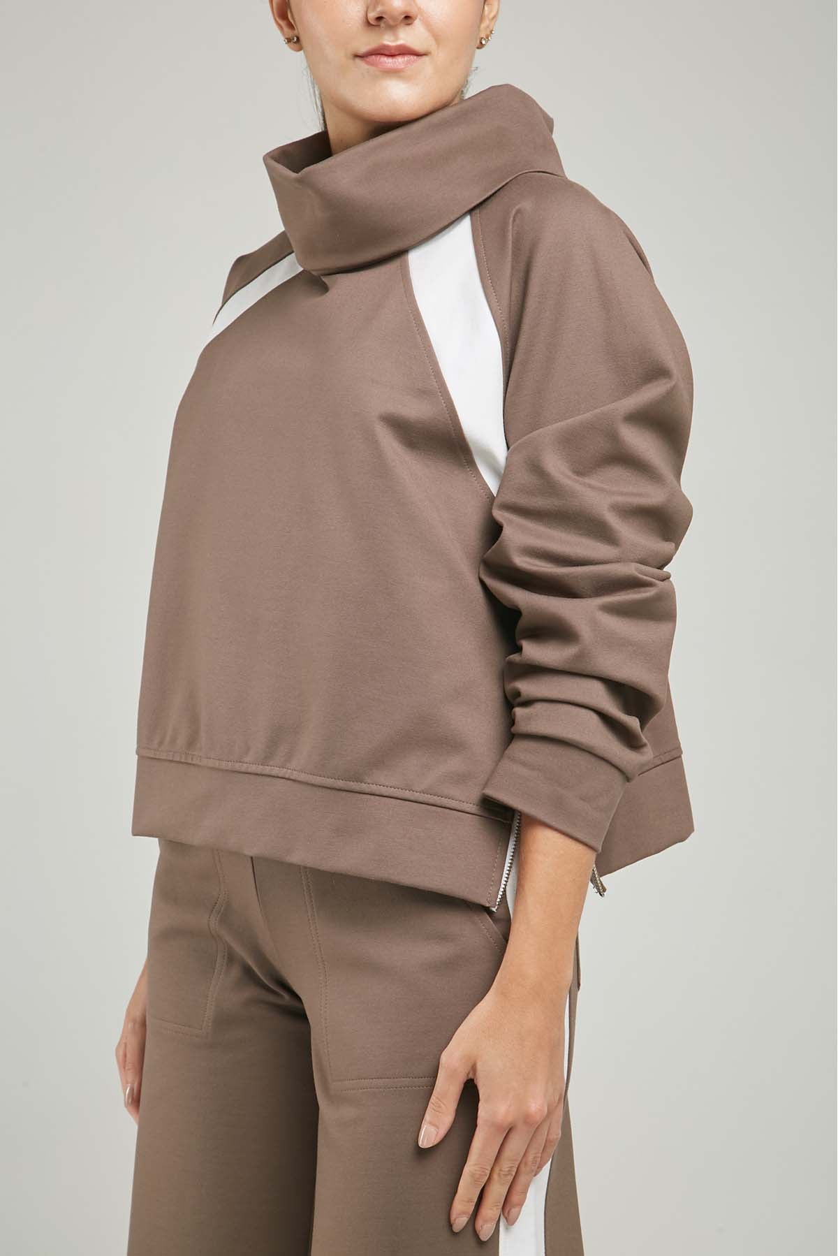 BUSO LISTA DIAGONAL SISA CUELLO DRAPEADO CIERRE LADOS  ML