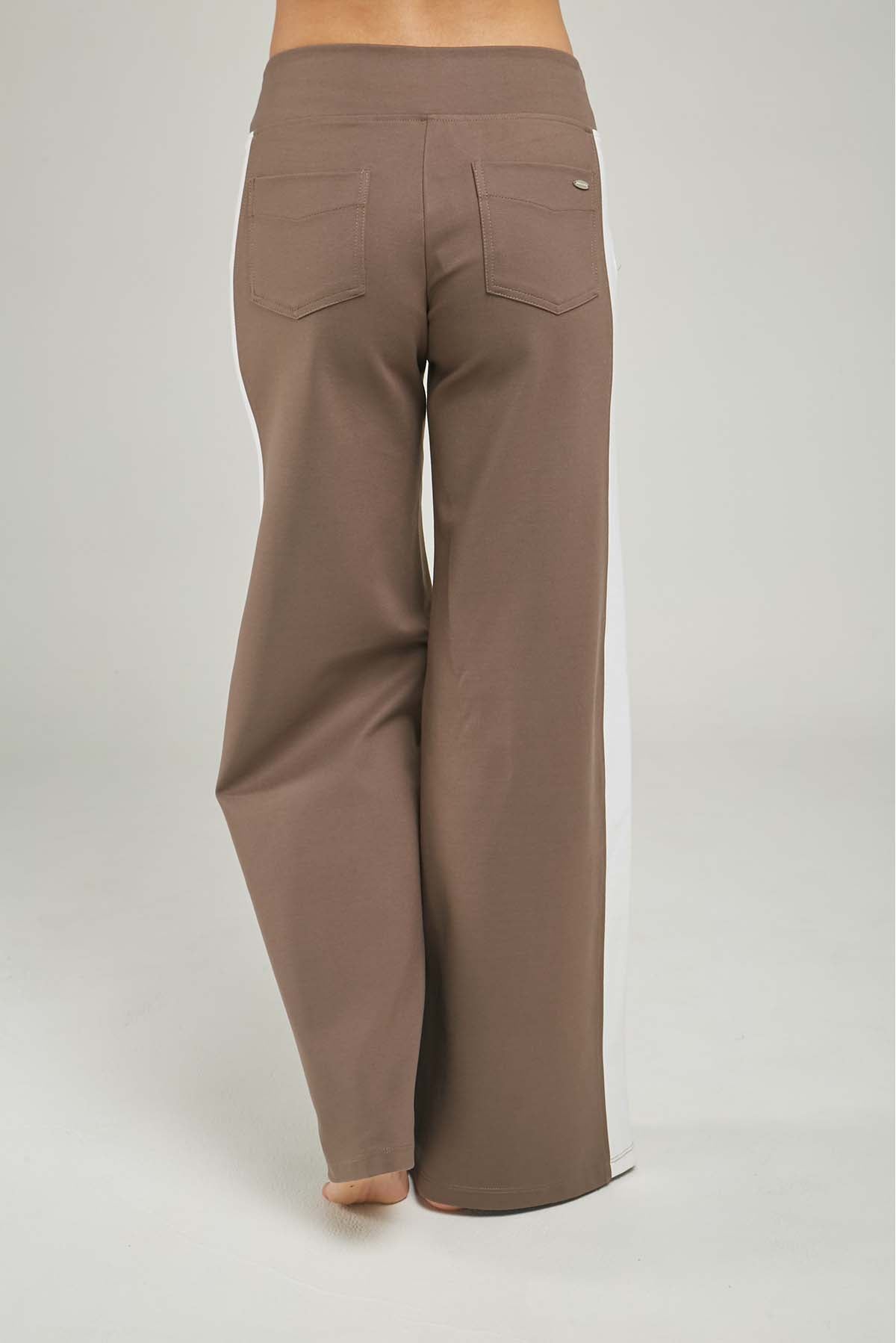 PANTALON LISTA LADOS BOTA ANCHA CIERRE BOLSILLO