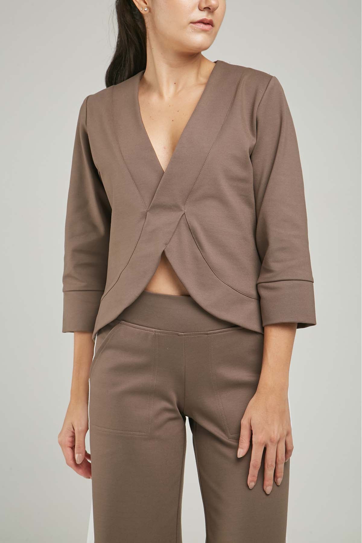 CAMISETA CRUZADA ADELANTE  CURVA RUEDO M/LARGA