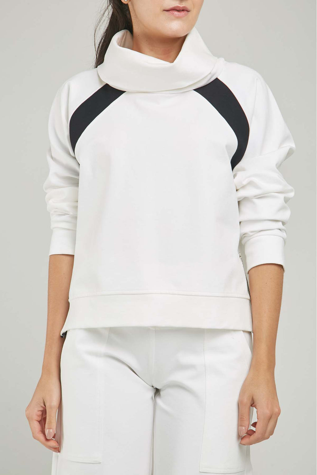 BUSO LISTA DIAGONAL SISA CUELLO DRAPEADO CIERRE LADOS  ML