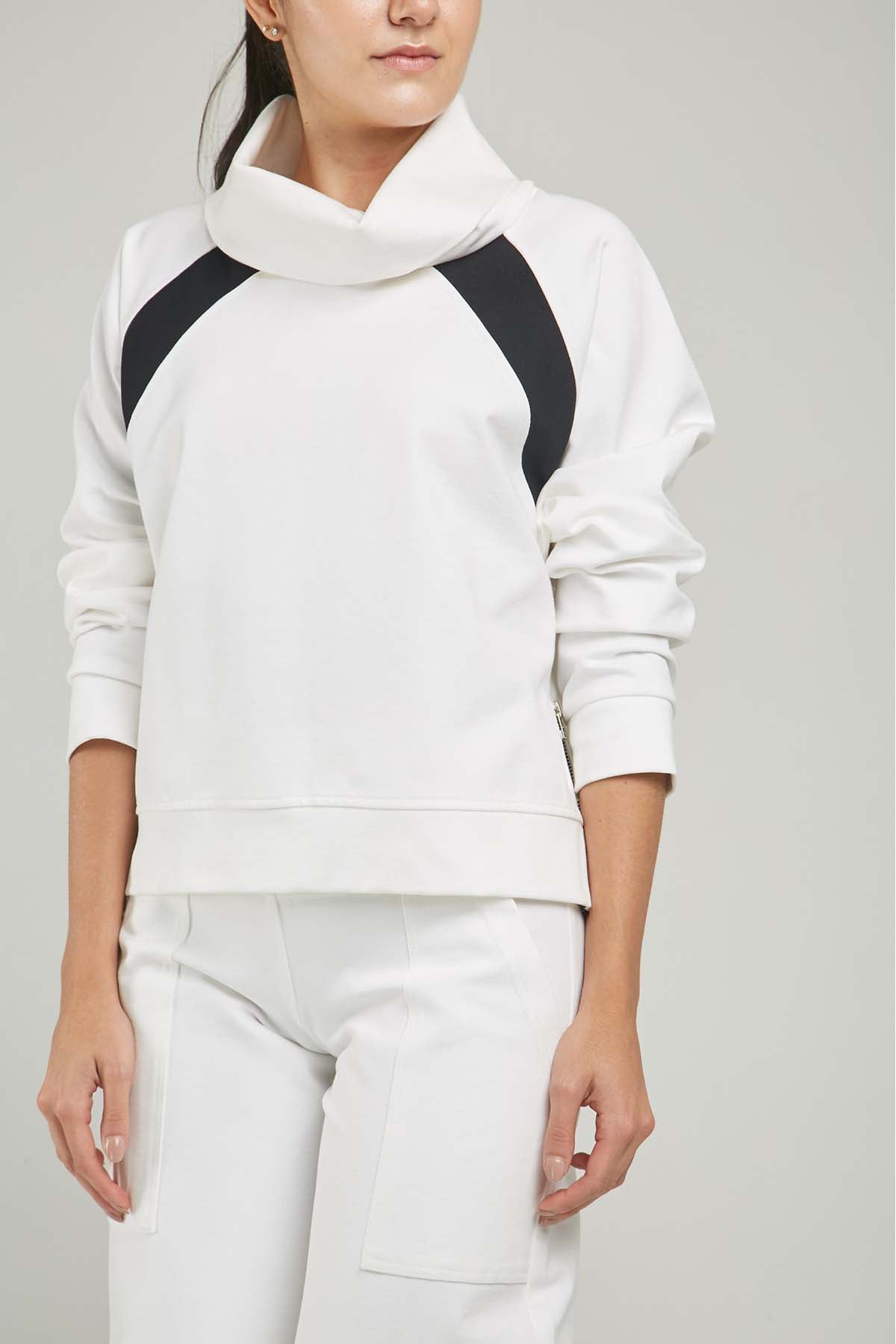 BUSO LISTA DIAGONAL SISA CUELLO DRAPEADO CIERRE LADOS  ML