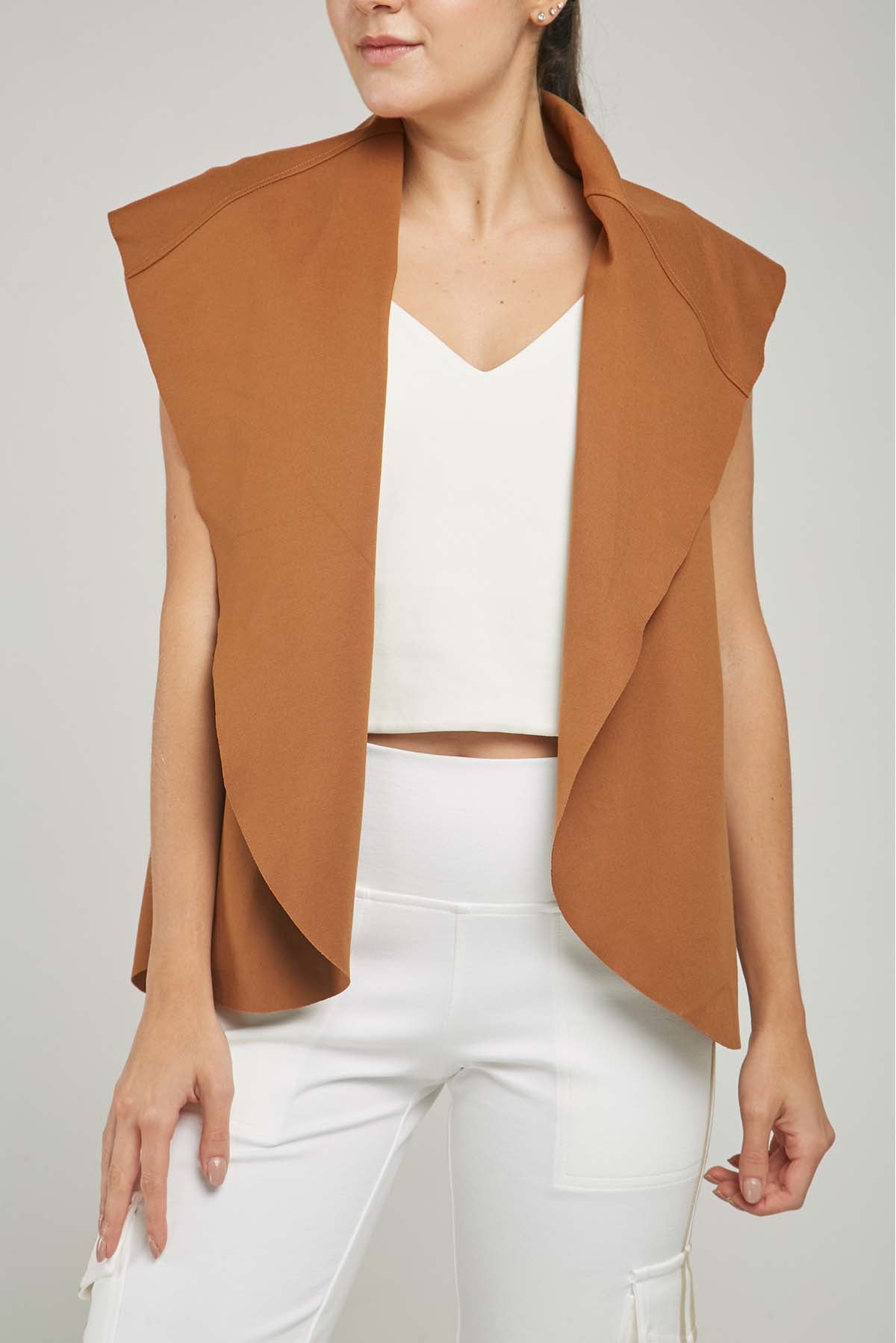 CHALECO ABIERTO CORTE ATRAS SOLAPA ANCHA