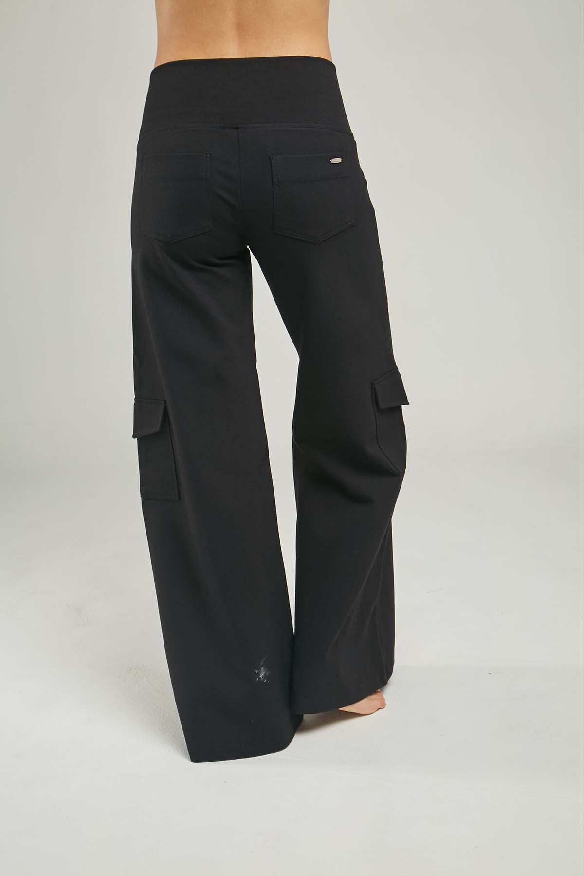 PANTALON TIPO CARGO BOLS BOTA ANCHA PRETINA  ANCHA